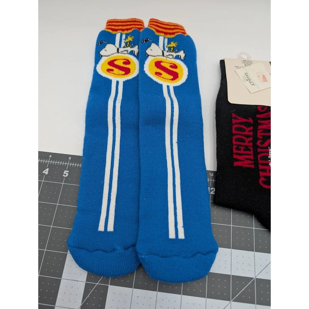 Peanuts Snoopy Socks‎ Lot Non Skid Merry Christmas